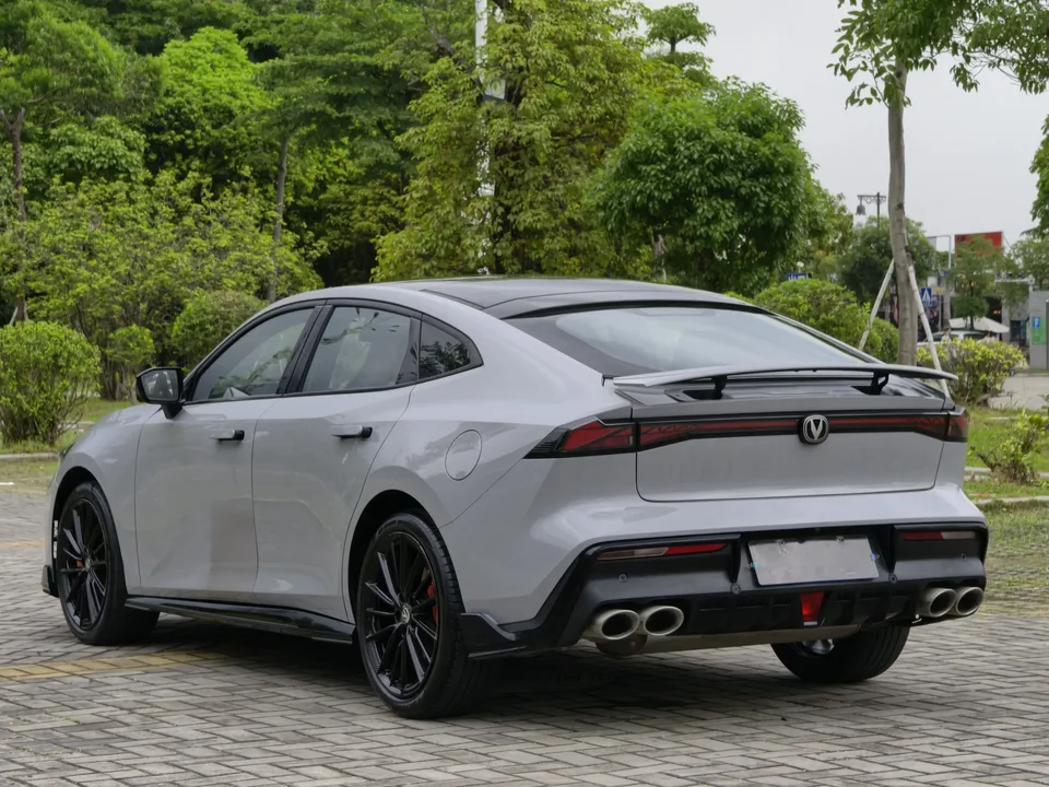 Changan UNI-V 2.0T Speed Edition 2023 — миниатюра 2