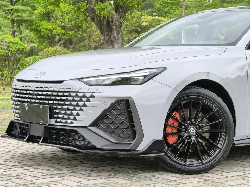 Changan UNI-V 2.0T Speed Edition 2023 — миниатюра 5