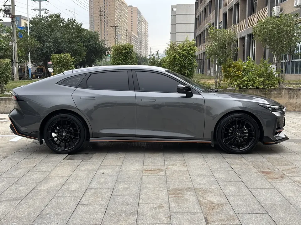 Changan UNI-V 1.5T Sports Edition 2023 — миниатюра 2