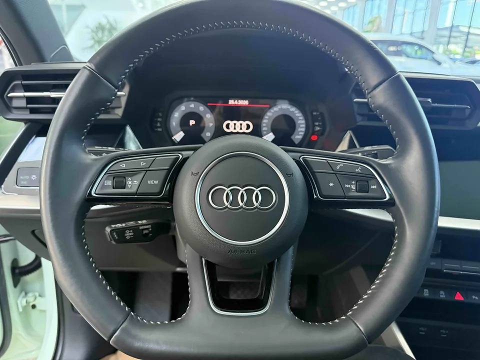 Audi A3 A3L Limousine 35 TFSI Fashion Sports 2022 — миниатюра 4