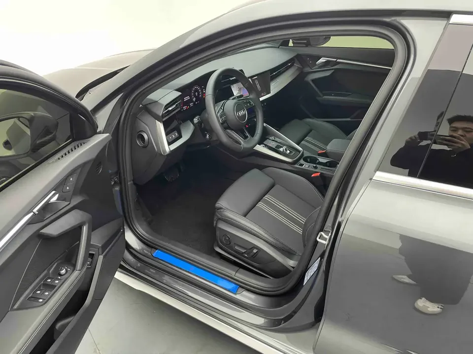 Audi A3 Sportback 35 TFSI stylish and sporty 2022 — миниатюра 3
