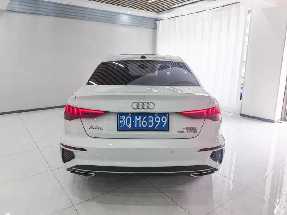 Audi A3 Audi A3 2023 A3L Limousine 35 TFSI facelift: stylish and sporty 2023 — миниатюра 2