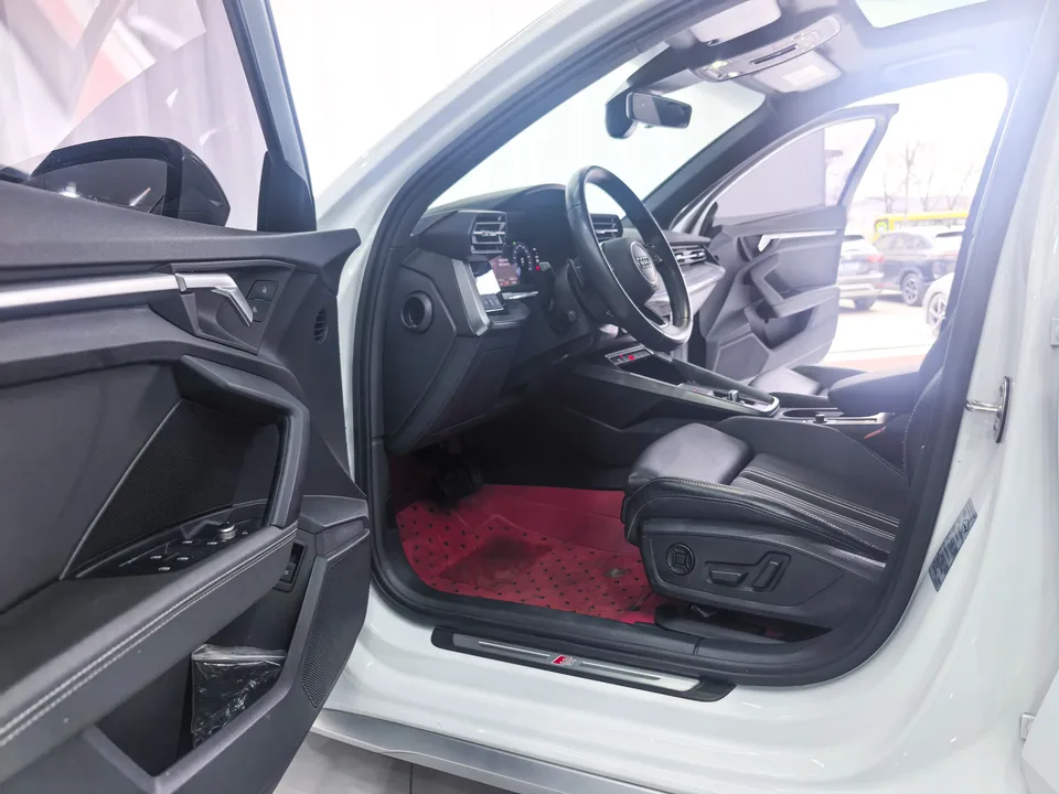 Audi A3 Audi A3 2023 A3L Limousine 35 TFSI facelift: stylish and sporty 2023 — миниатюра 4