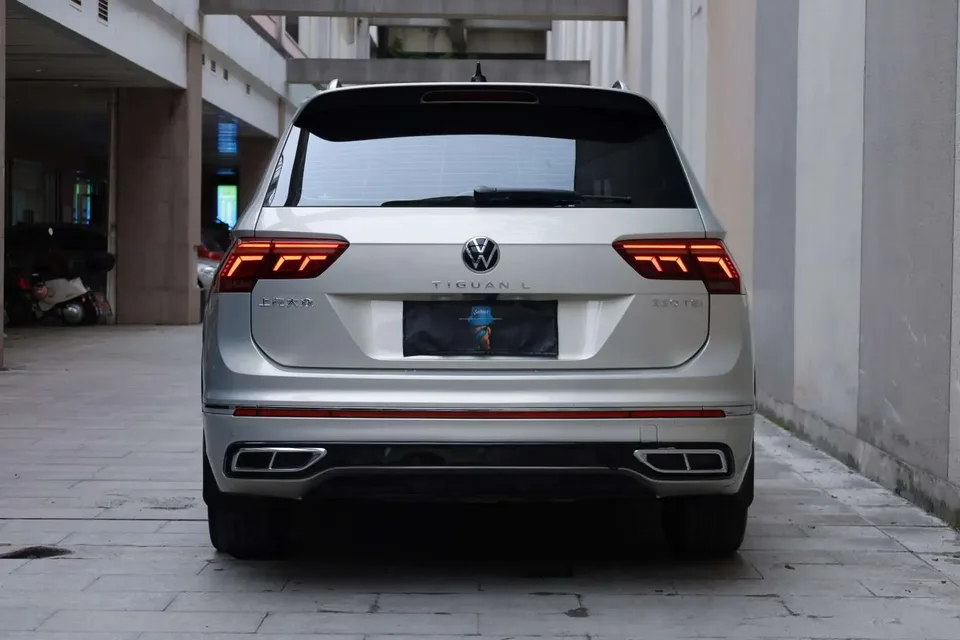 Volkswagen Tiguan L Tiguan L 2022 330TSI Automatic 2WD R-Line Flagship Edition 2022 — миниатюра 4