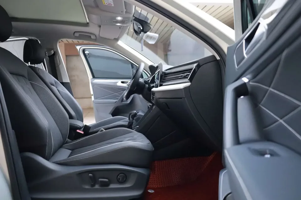 Volkswagen Tiguan L Tiguan L 2022 330TSI Automatic 2WD R-Line Flagship Edition 2022 — миниатюра 5