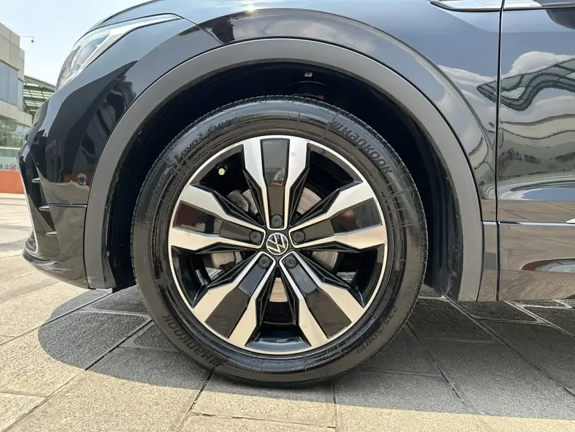 Volkswagen Tiguan L Tiguan L 2022 330TSI Automatic 2WD R-Line Enjoy Edition 2022 — миниатюра 3
