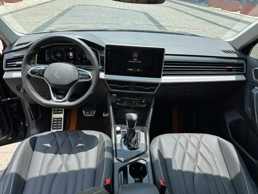 Volkswagen Tiguan L Tiguan L 2022 330TSI Automatic 2WD R-Line Enjoy Edition 2022 — миниатюра 4