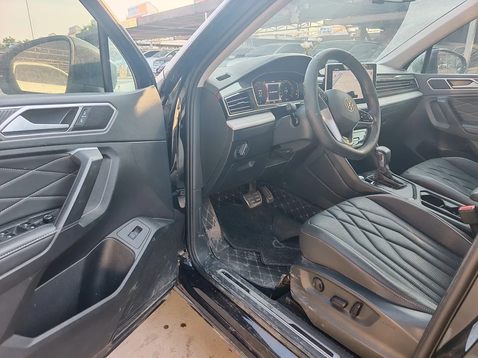 Volkswagen Tiguan L Tiguan L 2022 330TSI Automatic 2WD R-Line Enjoy Edition 2022 — миниатюра 3