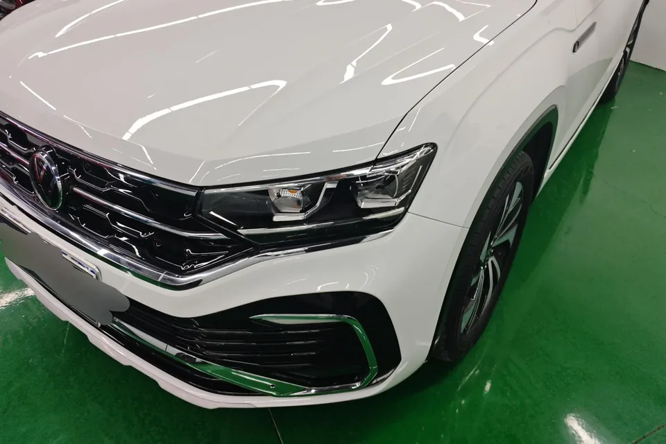 Volkswagen Tayron X 330TSI 2WD Premium Intelligent Edition 2022 — миниатюра 4