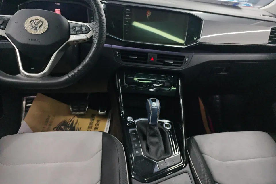 Volkswagen Tayron X 330TSI 2WD Premium Intelligent Edition 2022 — миниатюра 5