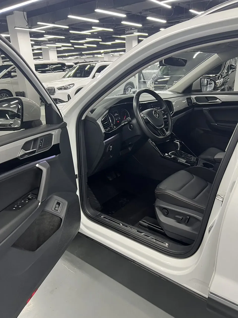 Volkswagen Tayron Tanyue 2022 280TSI 2WD Luxury Smart Edition 2022 — миниатюра 3