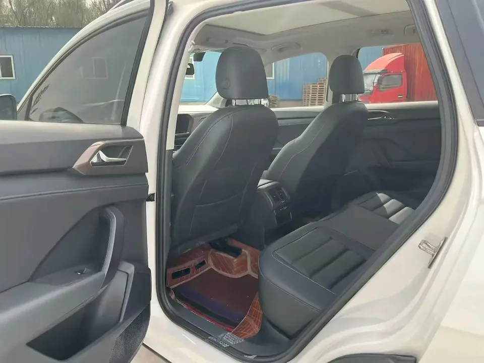 Volkswagen Tharu tuyue 2022 280TSI 2WD Fashion Edition 2022 — thumbnail 3
