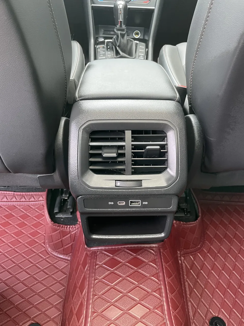 Volkswagen Tharu 280TSI 2WD Luxury Edition 2023 — миниатюра 3