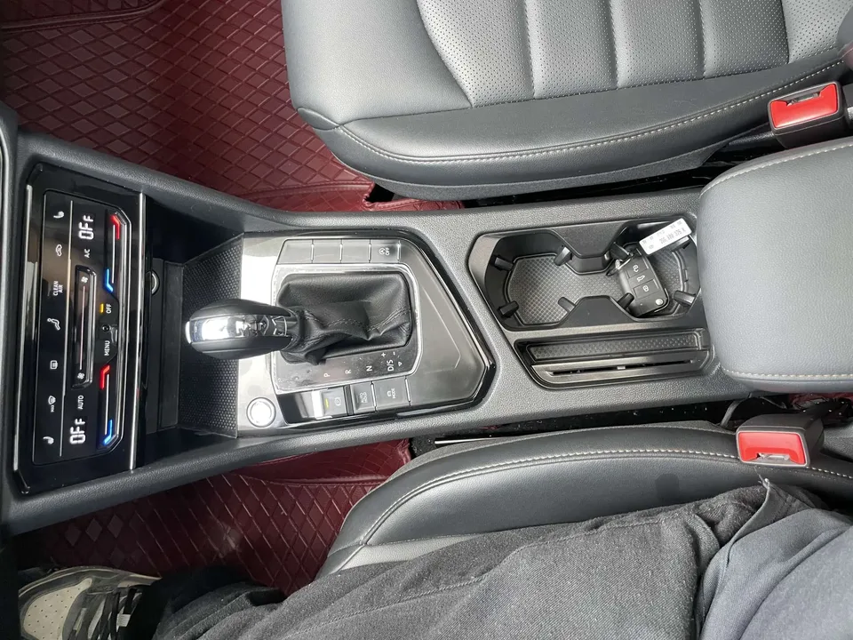 Volkswagen Tharu 280TSI 2WD Luxury Edition 2023 — миниатюра 5
