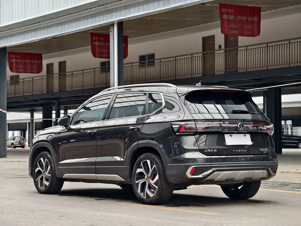 Volkswagen Tharu 300TSI 2WD Full Moon Edition 2023 — миниатюра 2