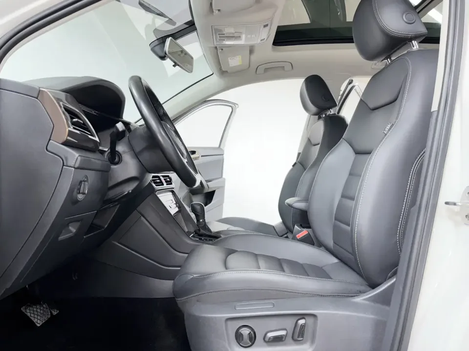 Volkswagen Tharu 280TSI 2WD Luxury Edition 2022 — миниатюра 5