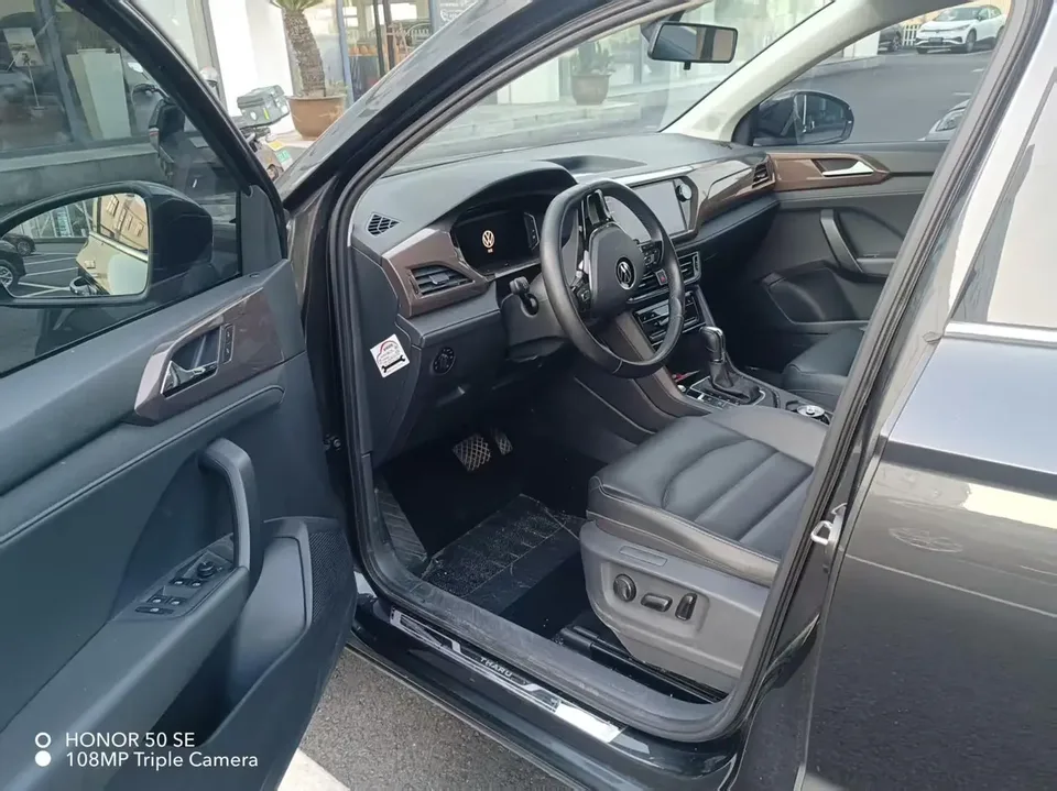 Volkswagen Tharu 280TSI 2WD Luxury Edition 2022 — миниатюра 3