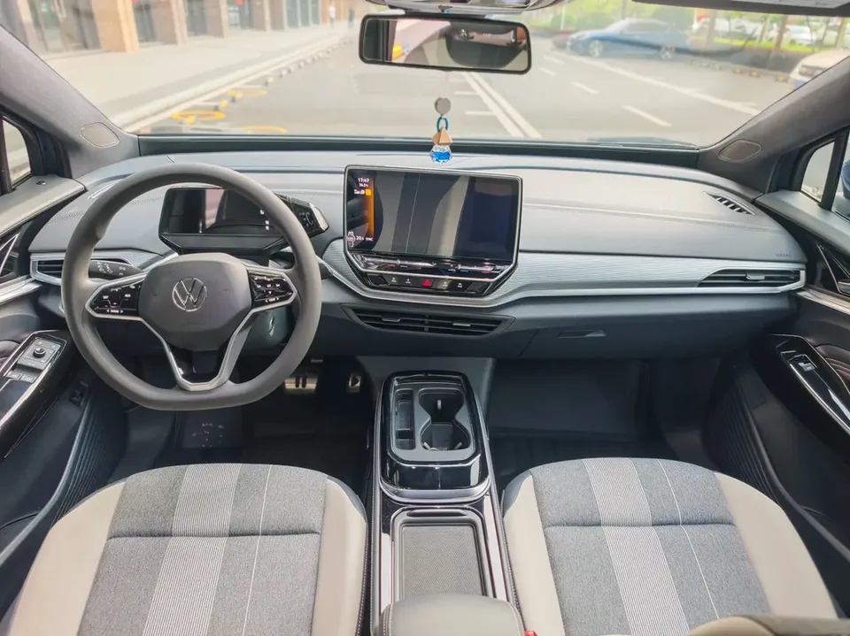 Volkswagen ID.4 Crozz Pure Enjoyment Limited Edition 2023 — миниатюра 4