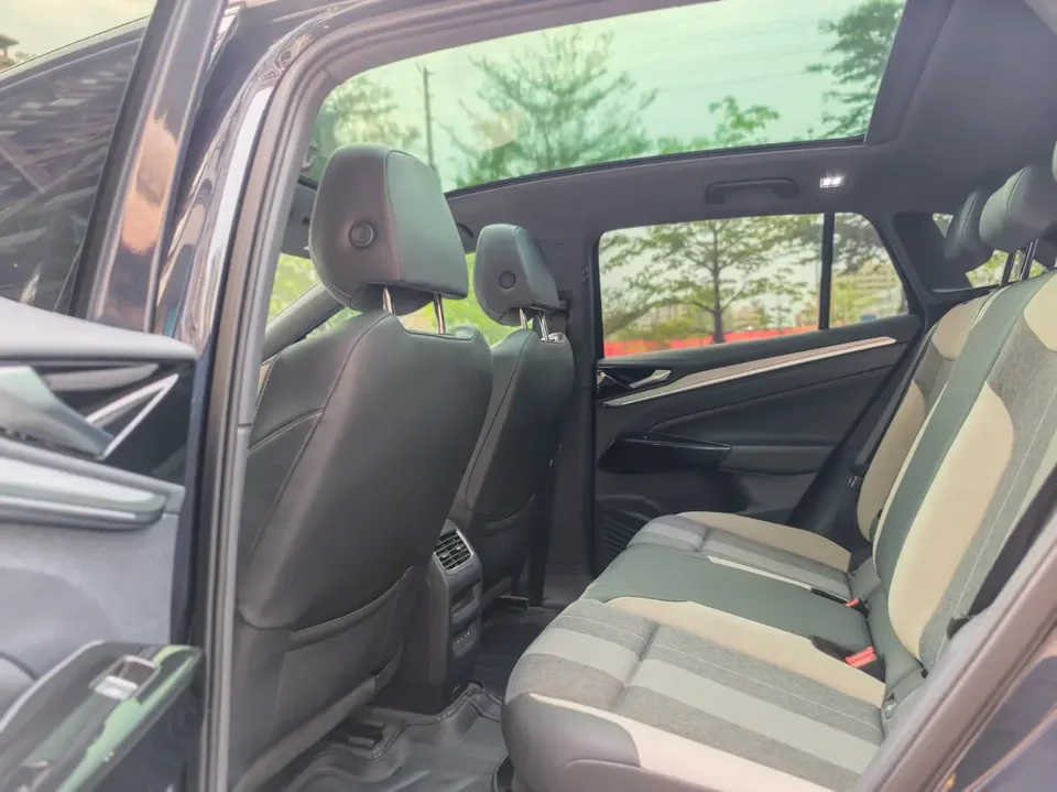 Volkswagen ID.4 Crozz Pure Enjoyment Limited Edition 2023 — миниатюра 5