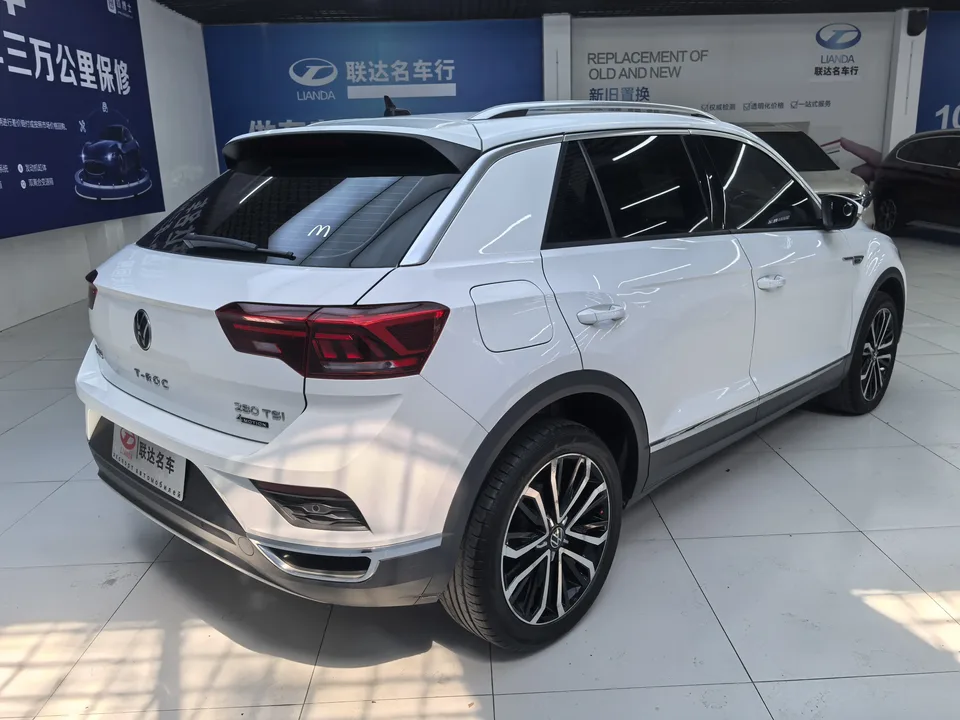 Volkswagen T-Roc Tangeu 280TSI DSG four-wheel drive luxury smart version 2022 — миниатюра 2