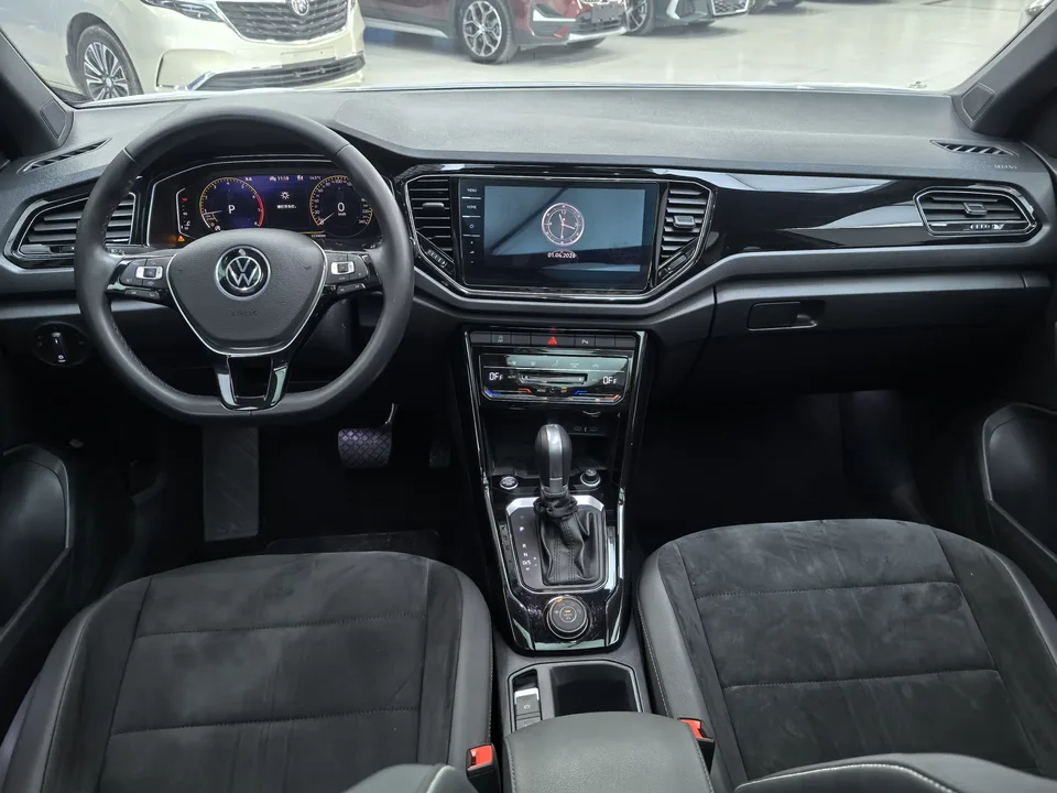 Volkswagen T-Roc Tangeu 280TSI DSG four-wheel drive luxury smart version 2022 — миниатюра 3
