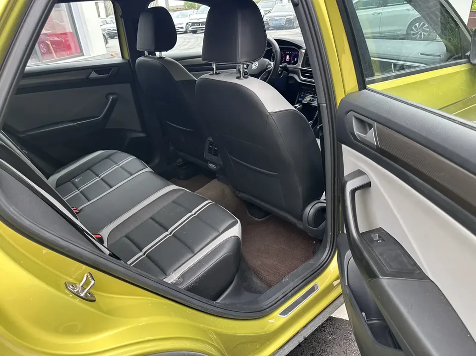 Volkswagen T-Roc 300TSI DSG Chenguang Edition 2023 — миниатюра 3