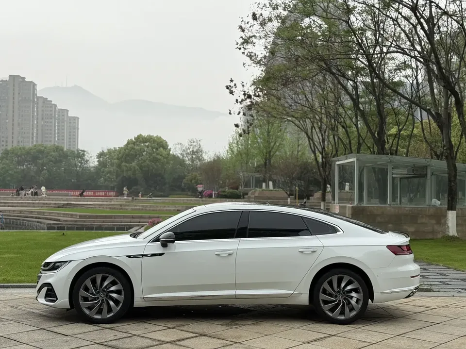 Volkswagen Arteon CC 2023 Volkswagen CC 2023 380TSI Eye-catching Edition 2023 — thumbnail 4