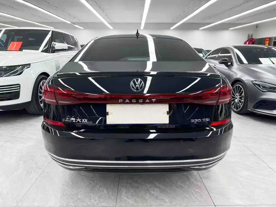 Volkswagen Passat facelift 330TSI Starry Sky Deluxe Edition 2023 — миниатюра 2