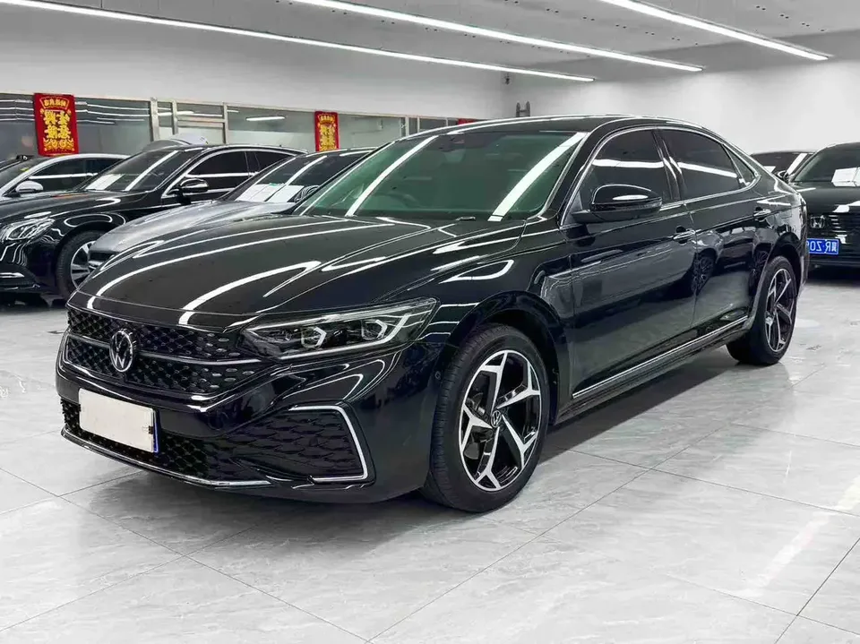 Volkswagen Passat 2023