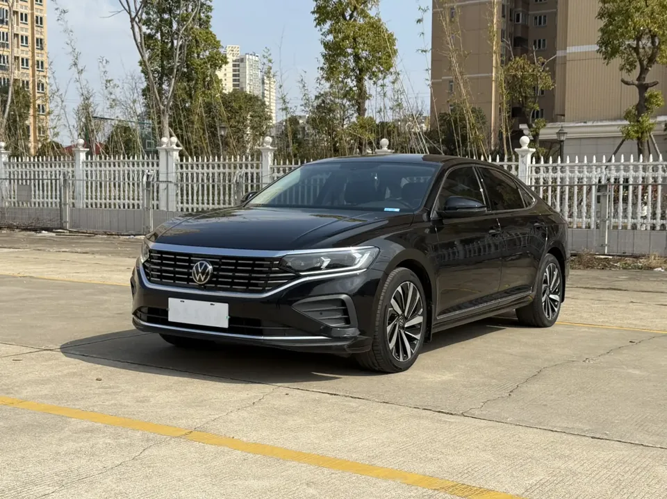 Volkswagen Passat 2025