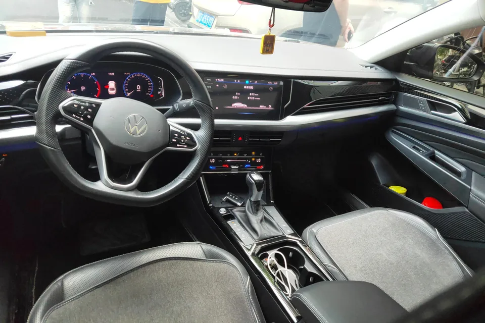 Volkswagen Passat facelift 380TSI luxury version 2023 — миниатюра 4