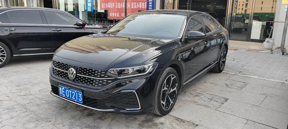 Volkswagen Passat 2025