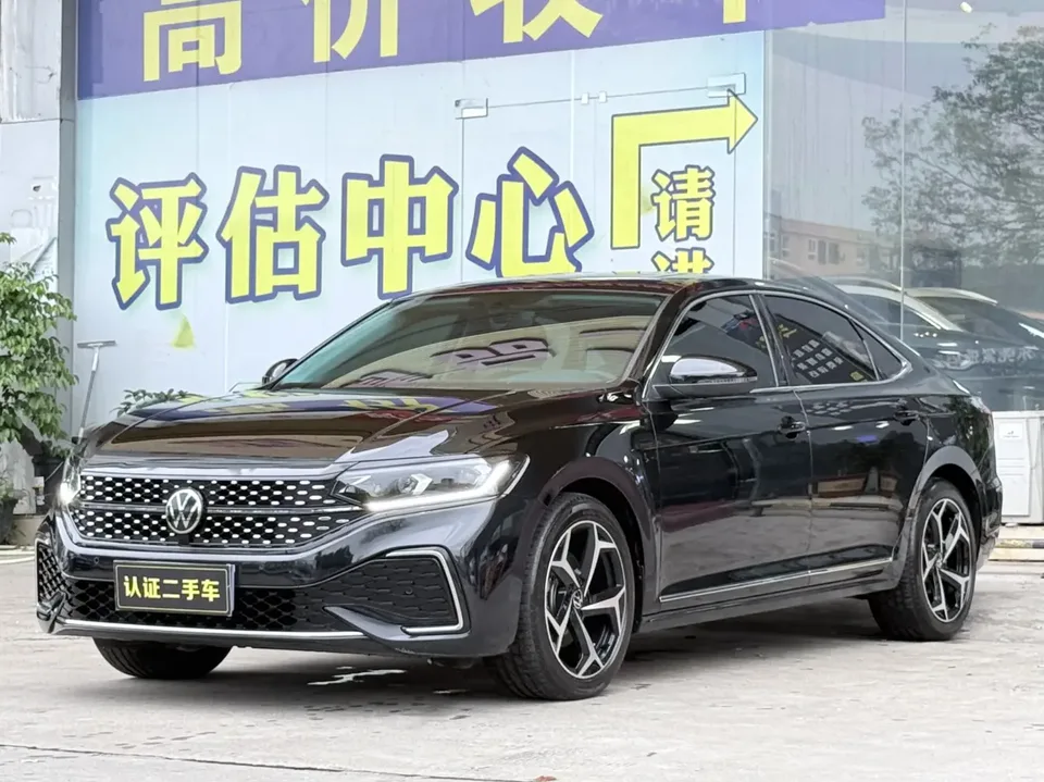 Volkswagen Passat 2024