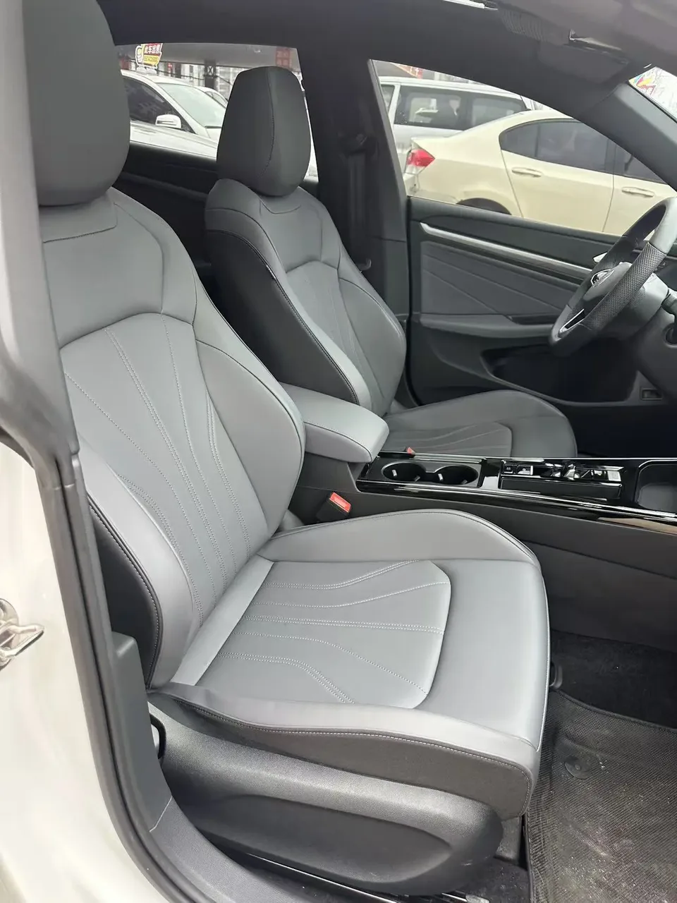 Volkswagen Lamando 2026 Lingdu Lingdu L 300TSI DSG Lingfeng Edition 2025 — миниатюра 5