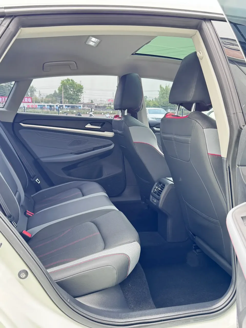 Volkswagen Lamando 2024 Lingdu Lingdu L 280TSI DSG Hot Edition 2024 — миниатюра 5