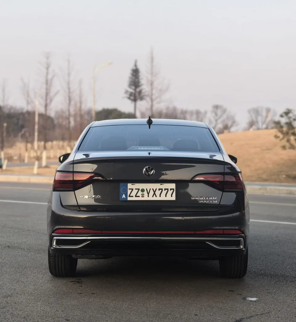 Volkswagen Sagitar 2023 Sagitar 300TSI DSG Beyond Edition 2023 — миниатюра 2