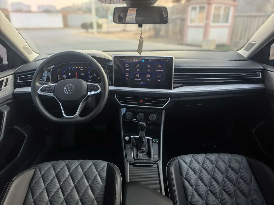 Volkswagen Sagitar 2023 Sagitar 300TSI DSG Beyond Edition 2023 — миниатюра 3