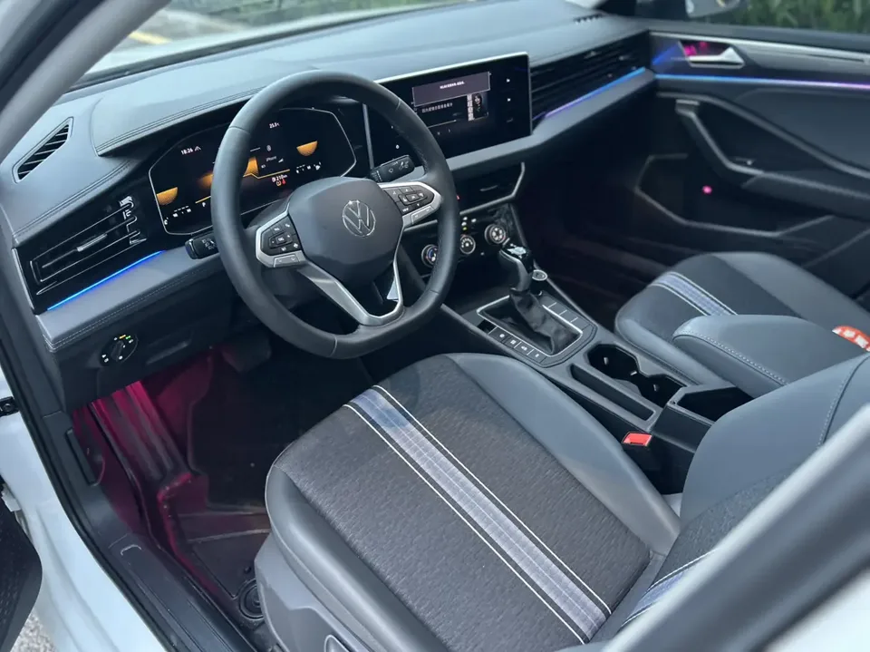 Volkswagen Sagitar Sagitar 200TSI DSG Flying Edition 2025 — миниатюра 5