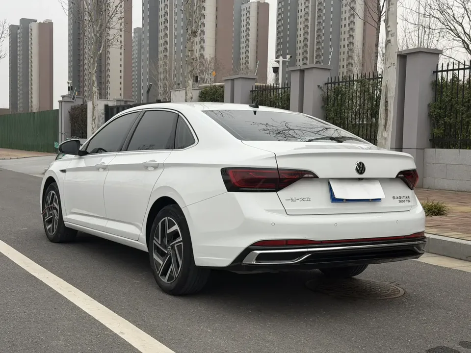 Volkswagen Sagitar Sagitar 2023 300TSI DSG Beyond Edition 2023 — thumbnail 2