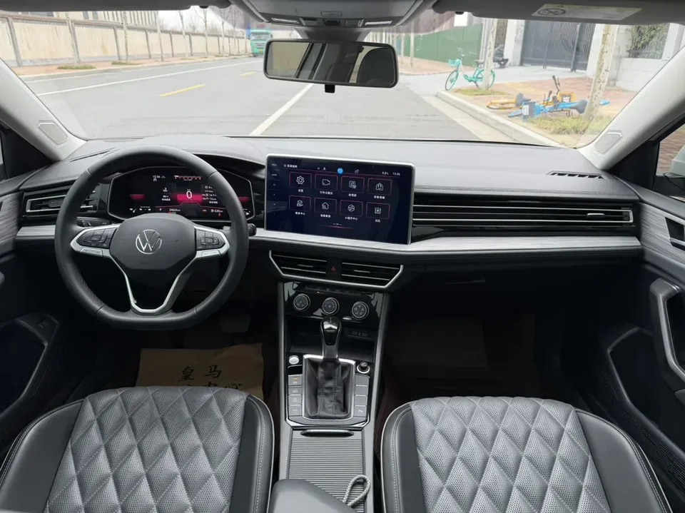 Volkswagen Sagitar Sagitar 2023 300TSI DSG Beyond Edition 2023 — thumbnail 3