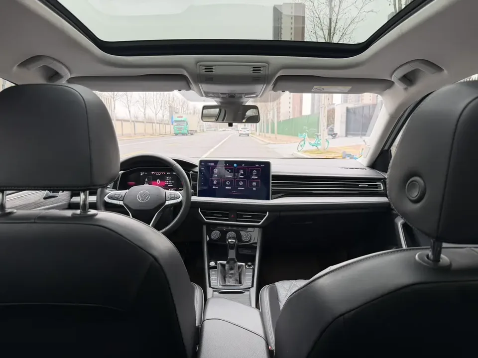 Volkswagen Sagitar Sagitar 2023 300TSI DSG Beyond Edition 2023 — thumbnail 4