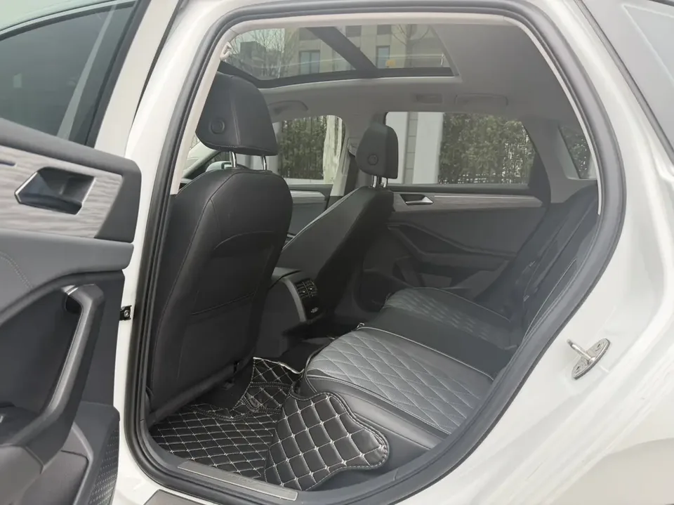 Volkswagen Sagitar Sagitar 2023 300TSI DSG Beyond Edition 2023 — thumbnail 5