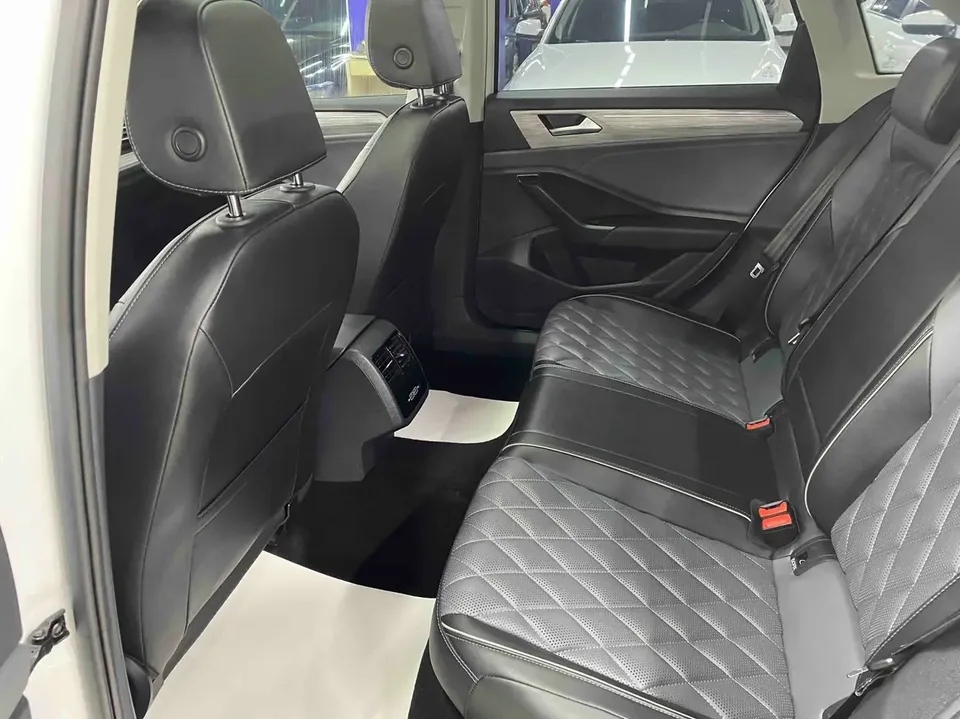 Volkswagen Sagitar 2023 Sagitar 300TSI DSG Beyond Edition 2023 — миниатюра 5