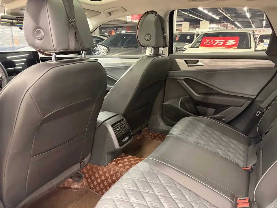 Volkswagen Sagitar Sagitar 300TSI DSG Beyond Edition 2025 — миниатюра 3