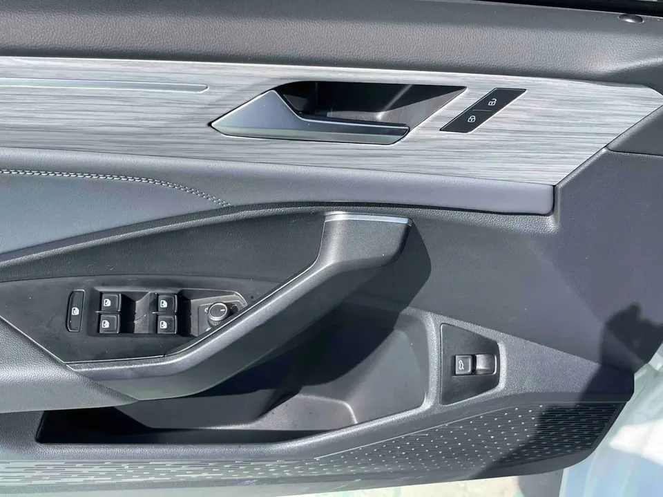 Volkswagen Sagitar 2025 Sagitar 300TSI DSG Beyond Edition 2025 — миниатюра 4