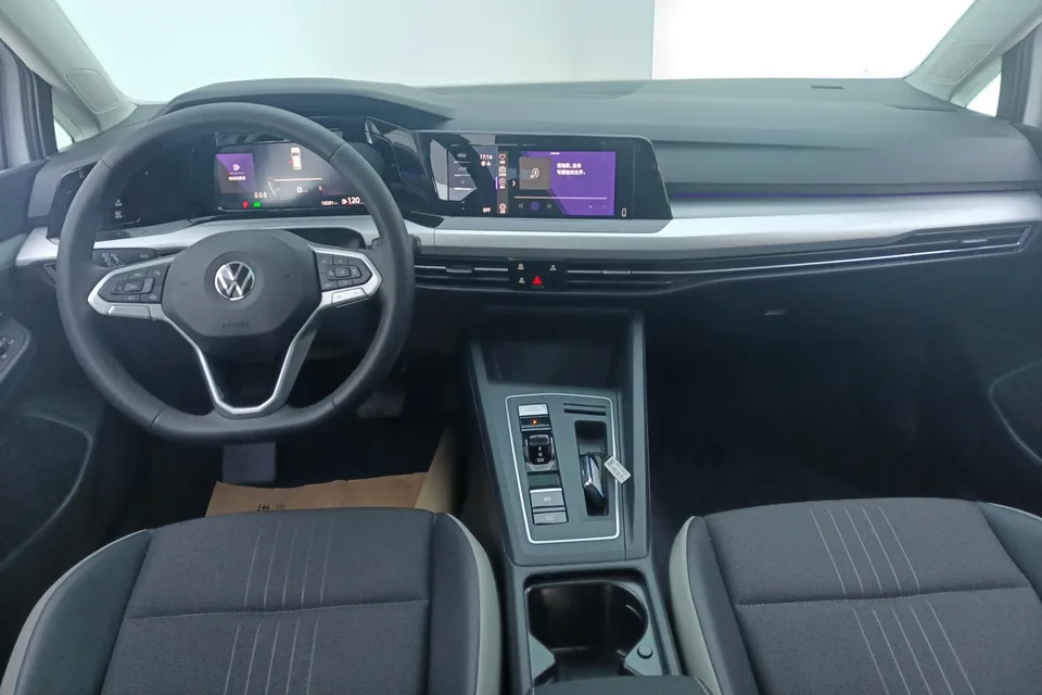 Volkswagen Golf facelift 280TSI DSG Pro 2023 — миниатюра 4