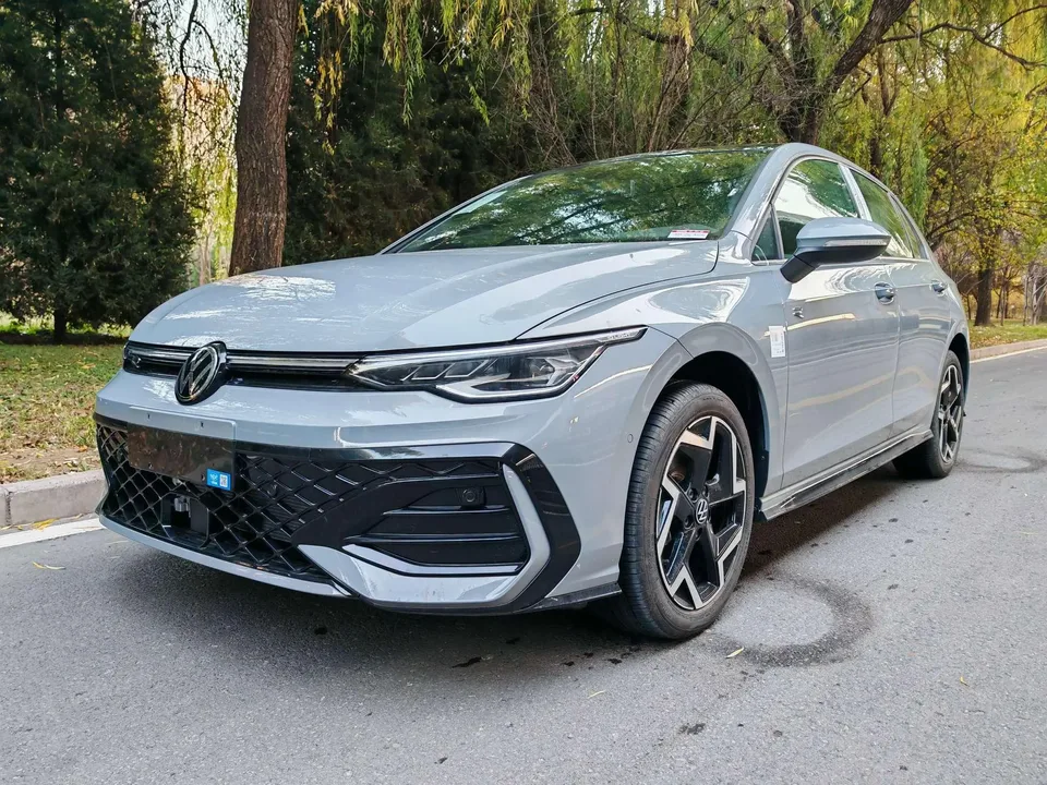 Volkswagen Golf 2025