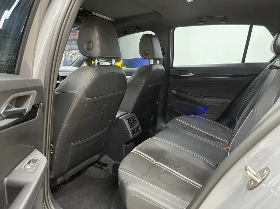 Volkswagen Golf Golf 2023 280TSI DSG R-Line Lite 2023 — миниатюра 5