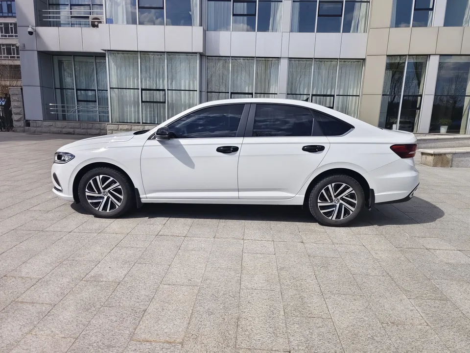 Volkswagen Lavida 300TSI DSG Full Edition 2024 — миниатюра 4