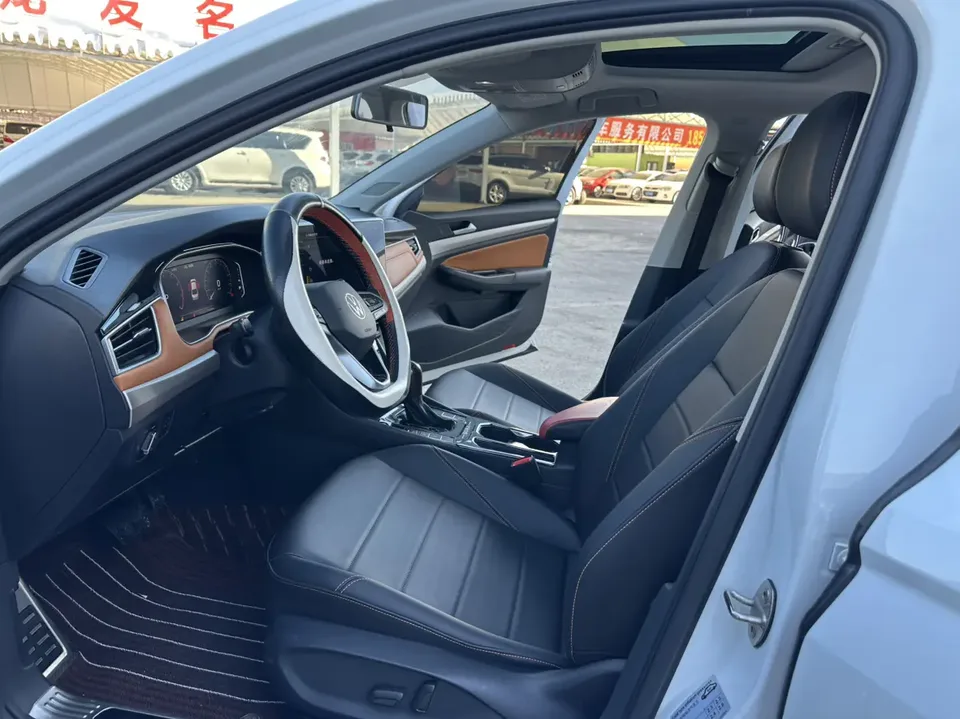 Volkswagen Bora Bora 2024 200TSI DSG Joy Travel PRO Edition 2024 — thumbnail 3